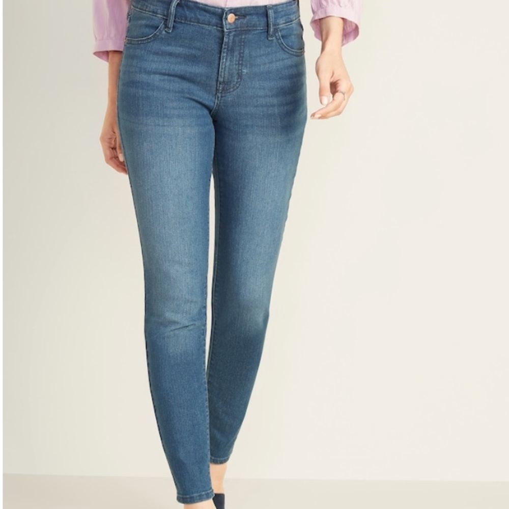 Mid-Rise Super Skinny Jeans